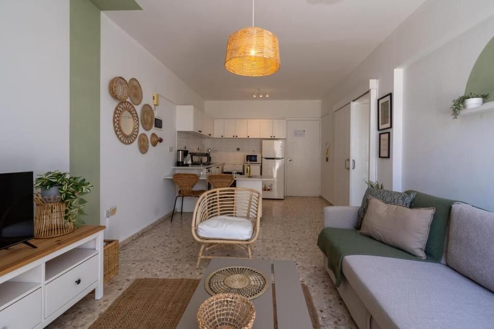 Apartment, 1 Double Bed with Sofa bed, Kitchen, City View | Living area | Smart TV, Netflix, streaming services