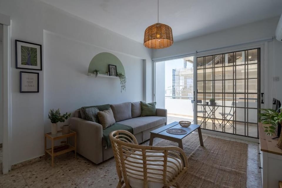 Apartment, 1 Double Bed with Sofa bed, Kitchen, City View | Living area | Smart TV, Netflix, streaming services