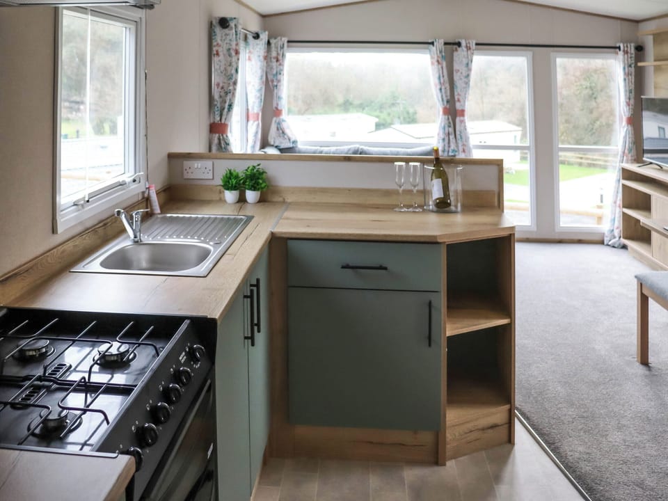 Kitchen | Cedar 1 - Pendine Bay, Pendine