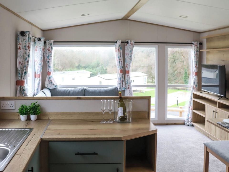 Kitchen | Cedar 1 - Pendine Bay, Pendine