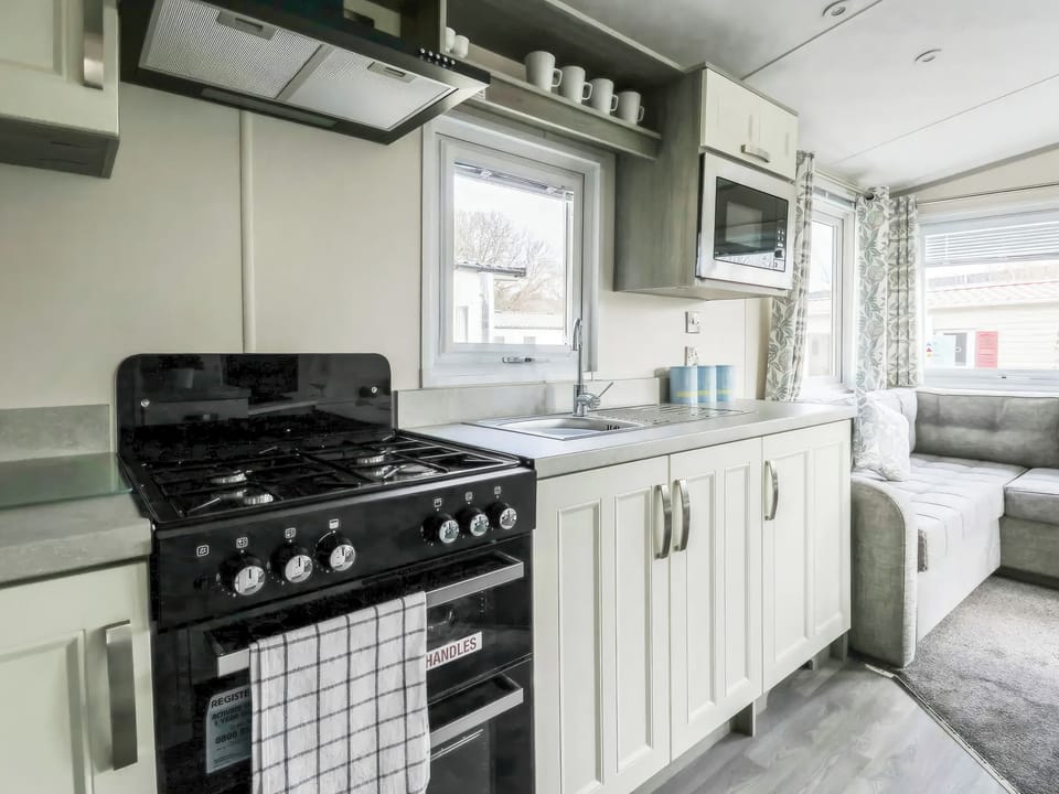 Kitchen | Goscar 2 The Saltern Holiday Park - Saltern Holidays, Tenby