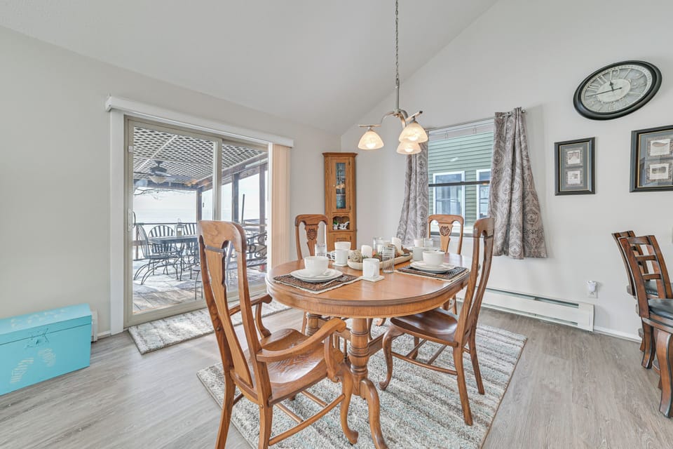 Dining Area | 1st Floor