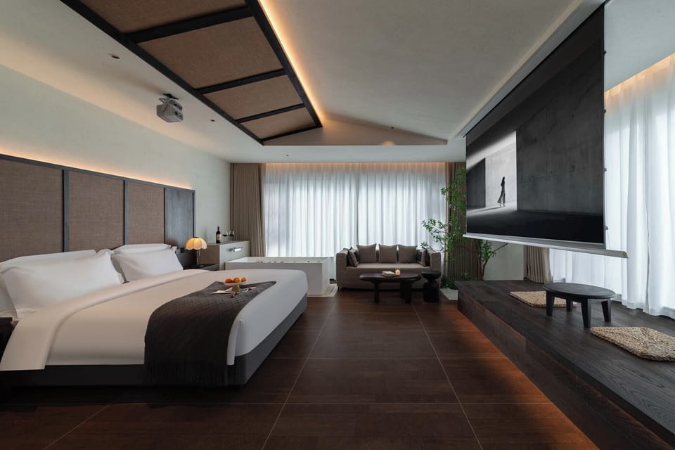 Signature Double Room, Park View | Down comforters, minibar, blackout drapes, soundproofing