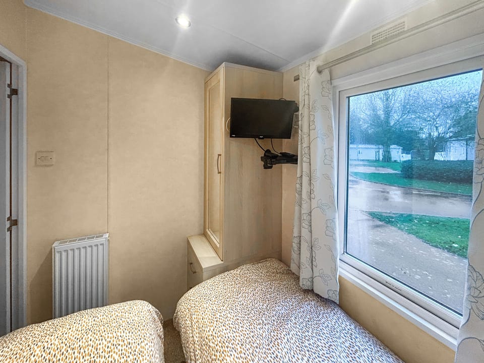 Twin bedroom | Hopton Holiday Relaxing Retreat, Hopton