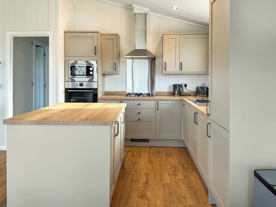 Kitchen | Mountain Goat Lodge - Chadwick Bank Holiday Lodges, Chadwick, near Worcester