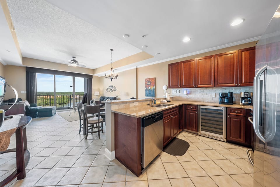 Signature Condo, 2 Bedrooms, Balcony, Harbor View | Private kitchen | Coffee/tea maker, fridge, microwave, oven
