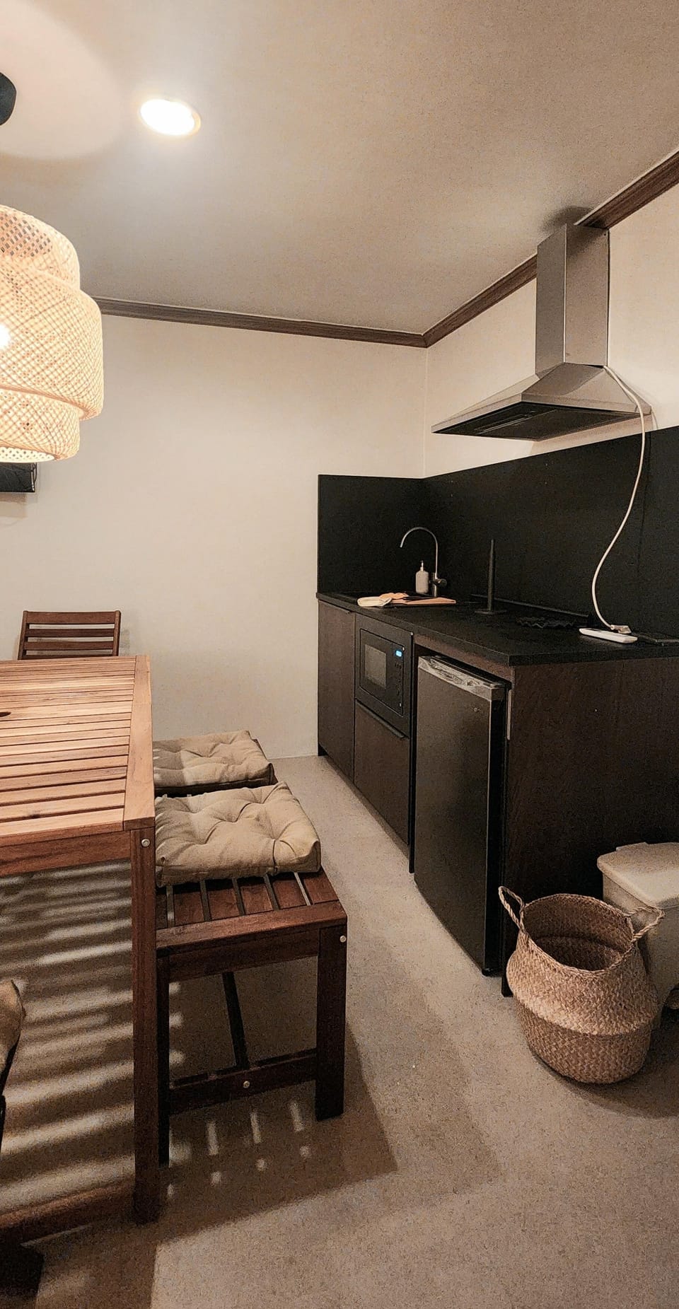 Family Quadruple Room | Private kitchen | Mini-fridge, microwave, stovetop, cookware/dishes/utensils