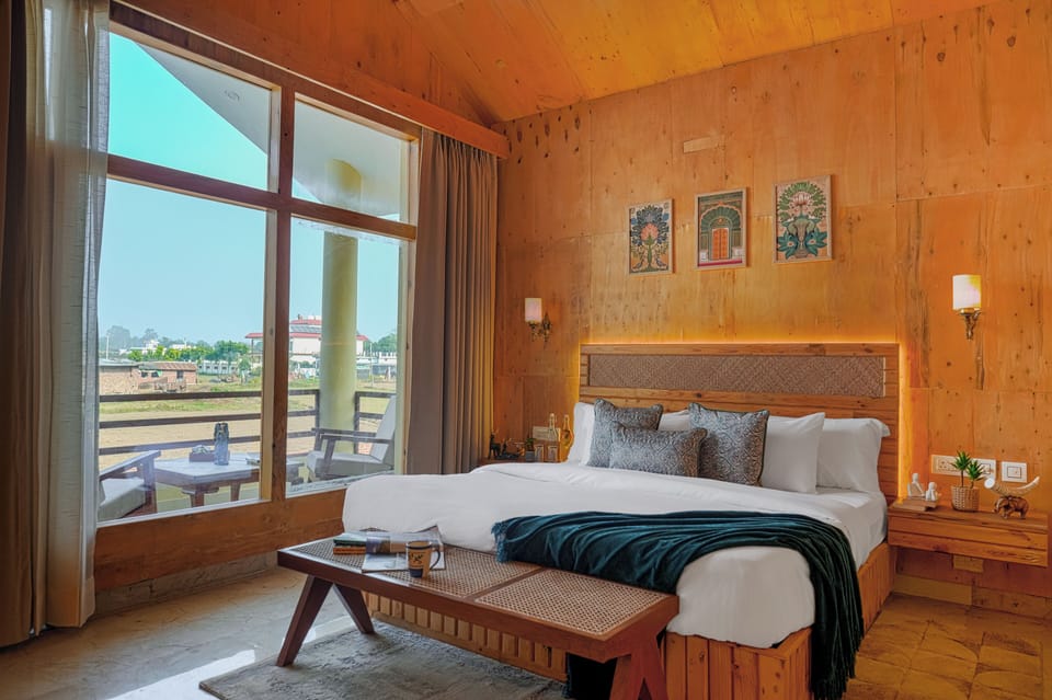 Premium Room | In-room safe, desk, laptop workspace, blackout drapes
