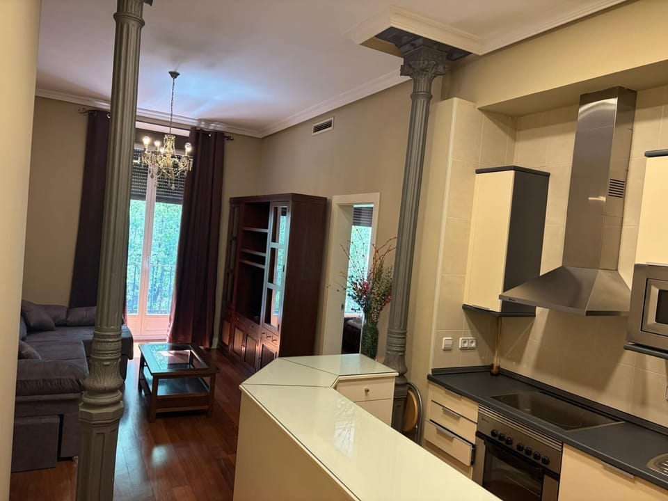 Executive Triple Room, City View | Living area | TV