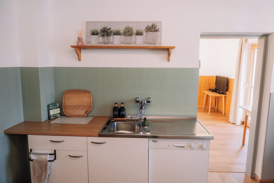 Comfort House, Multiple Bedrooms, Mountain View, Garden Area | Private kitchen | Coffee/tea maker, electric kettle