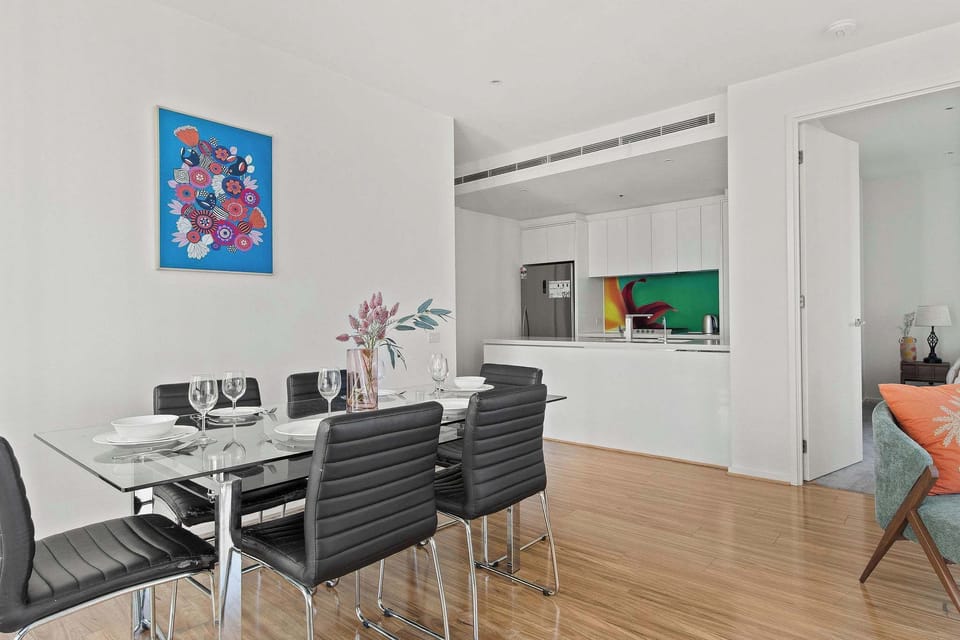 The dining & kitchen.