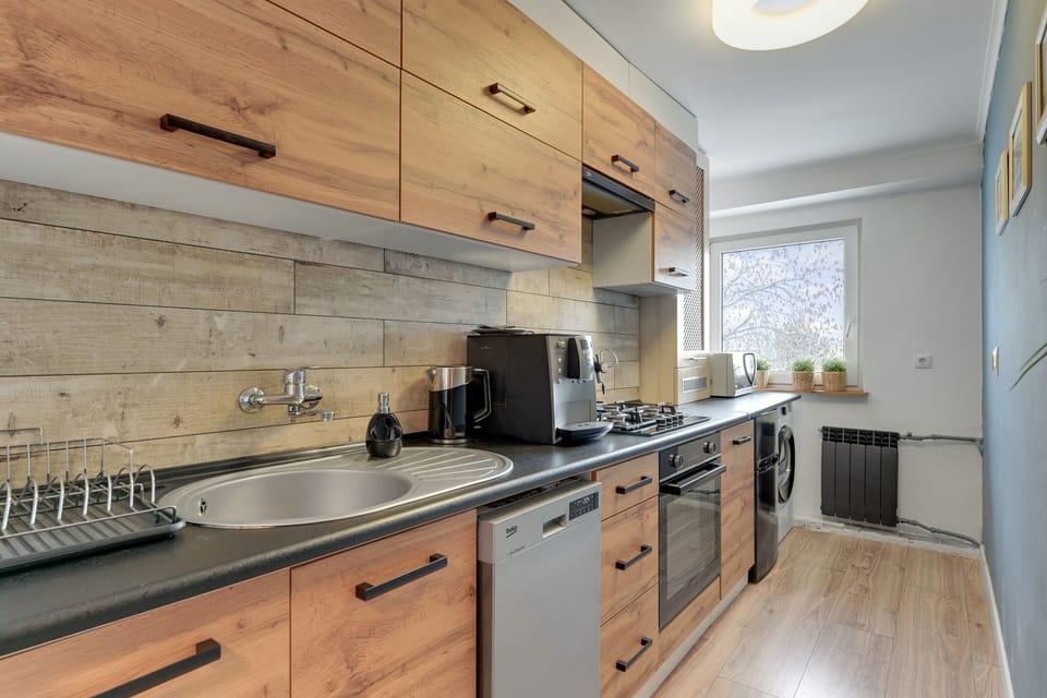 Comfort Apartment | Private kitchen | Cookware/dishes/utensils