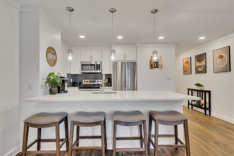 Kitchen - Bar Seating