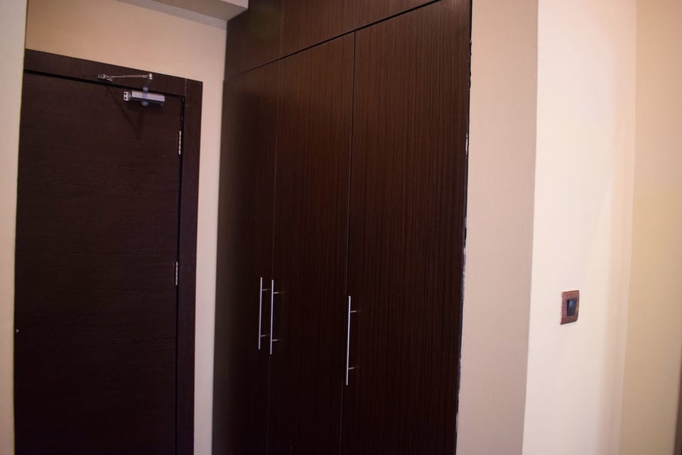 Desk, laptop workspace, WiFi (free), bed sheets