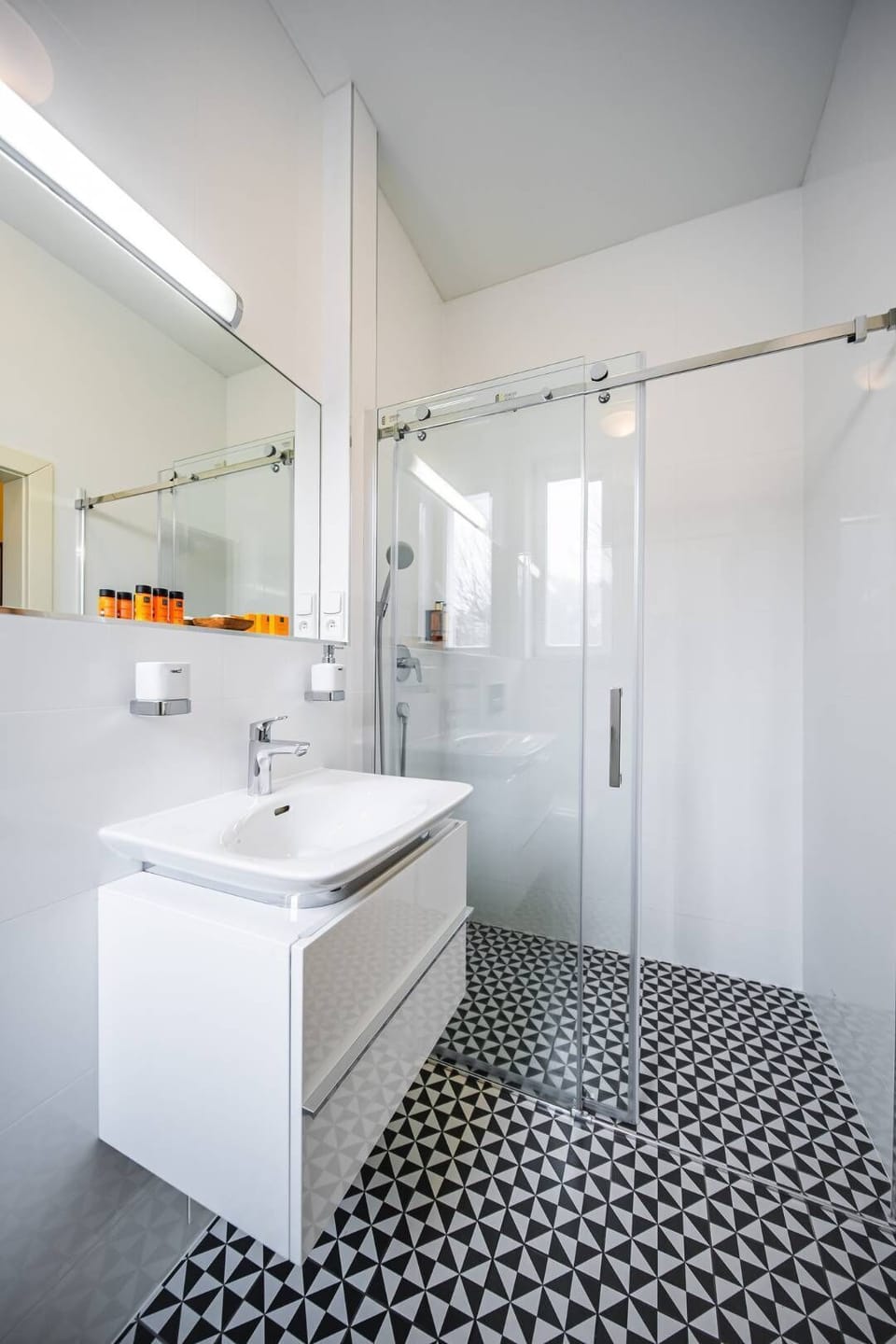 Deluxe Suite | Bathroom | Slippers