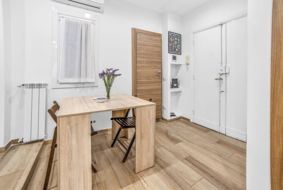 Apartment | Living area | Flat-screen TV
