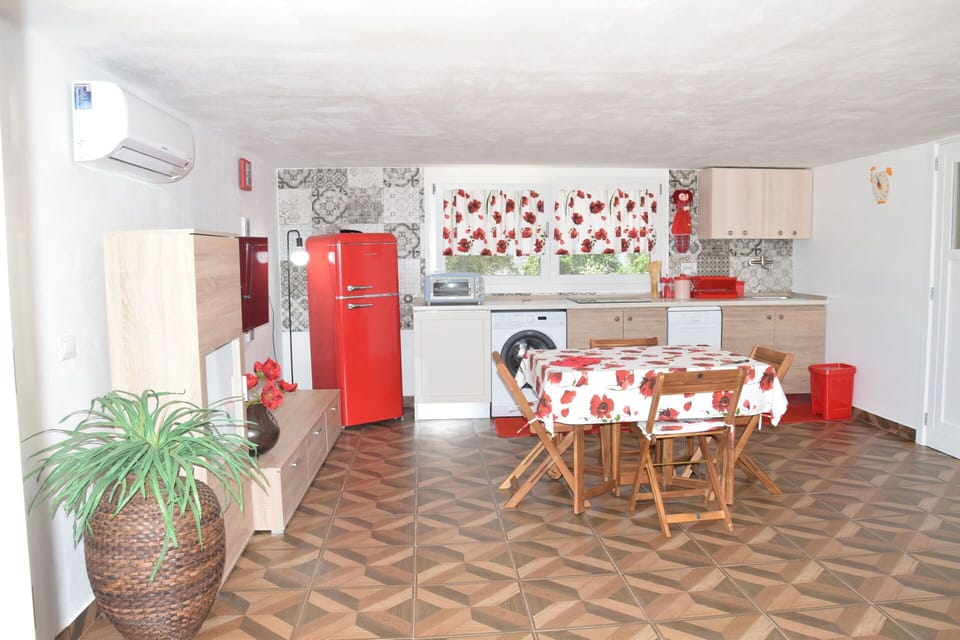 Dining Room, Facilities, Kitchen, Main Entrance