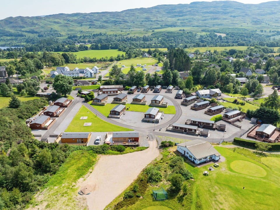 Residential Area, Landscape, Roof, Human Settlement, Suburb, Aerial Photography, Bird'S-Eye View, Village, Landscaping, Park