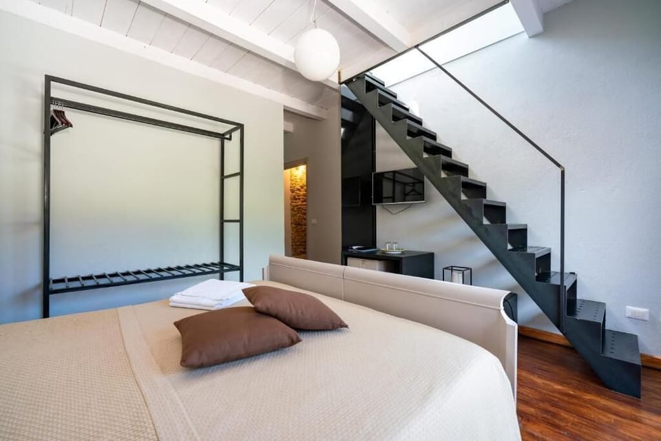 Classic Double Room, Courtyard View | Free cribs/infant beds, free WiFi, bed sheets