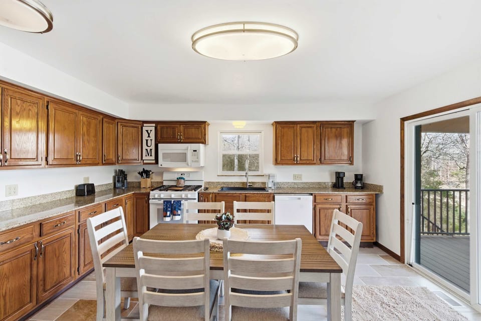 House, Multiple Beds, Balcony (Lakeside Brick Retreat) | Private kitchen