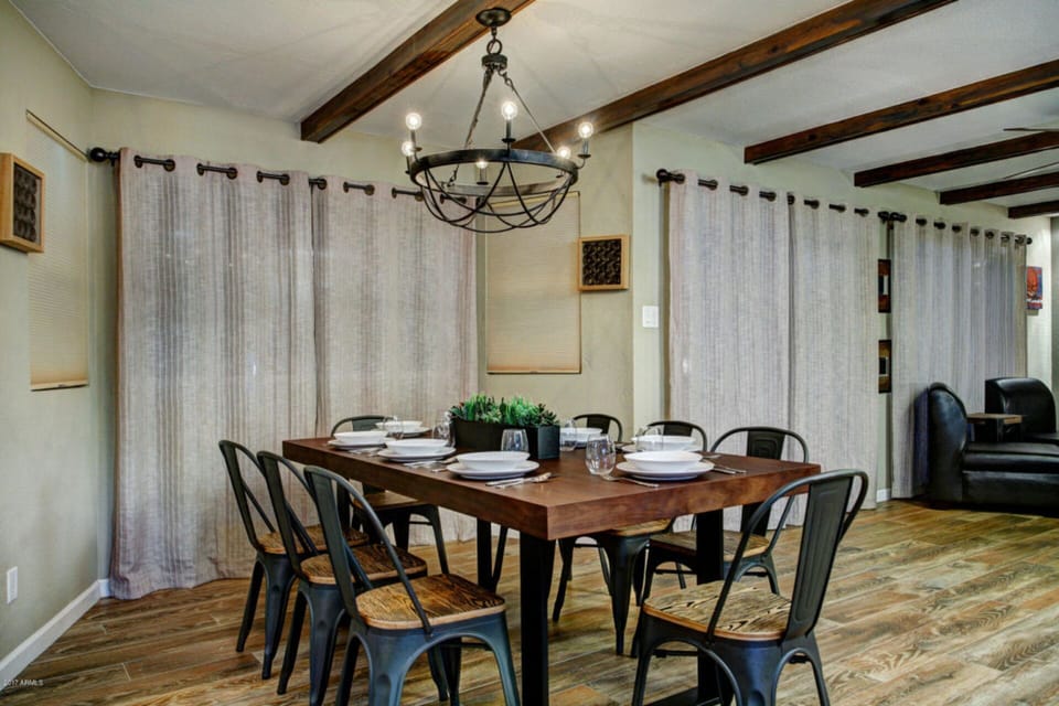 Lots of room for dinner guests