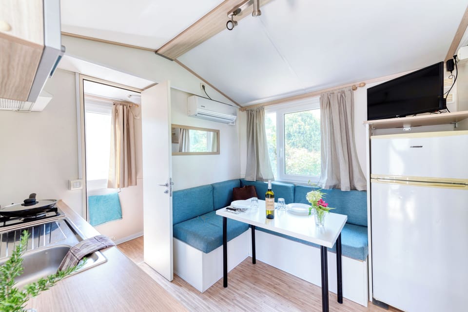 Mobile Home, 1 Double Bed | Private kitchen | Highchair