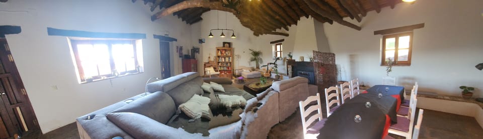 Deluxe House, Mountain View | Living area