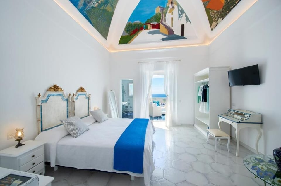 In-room safe, soundproofing, iron/ironing board, free WiFi