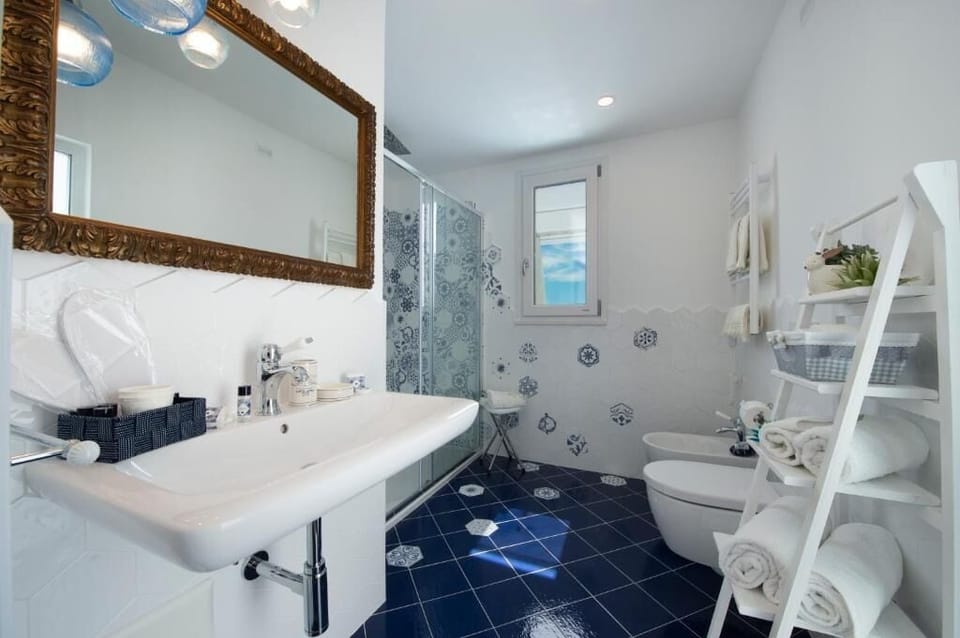 Superior Suite, Sea View | Bathroom | Slippers, bidet
