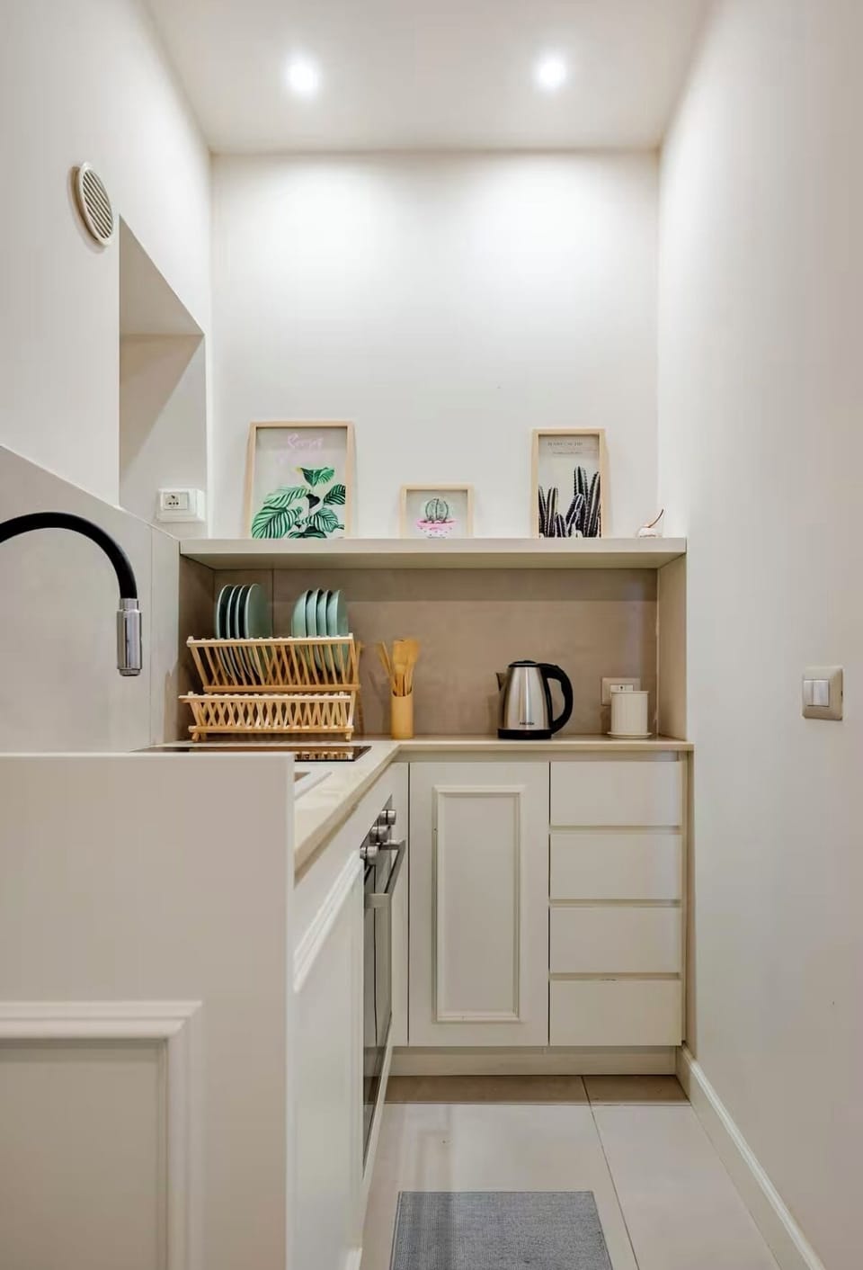 Deluxe Apartment, Courtyard View | Private kitchen | Espresso maker, coffee/tea maker, electric kettle, toaster