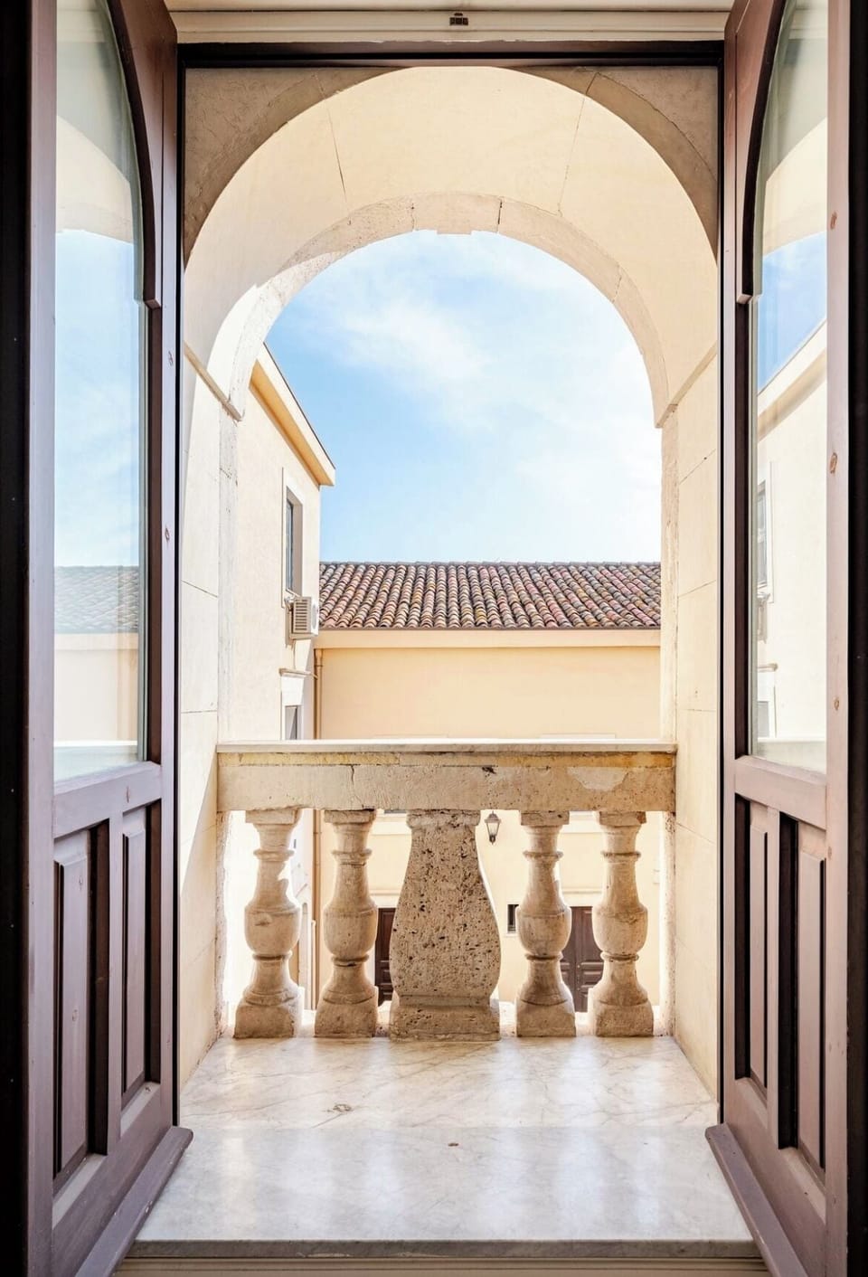 Deluxe Apartment, Courtyard View | Living area | 60-inch Smart TV with digital channels, Netflix, streaming services