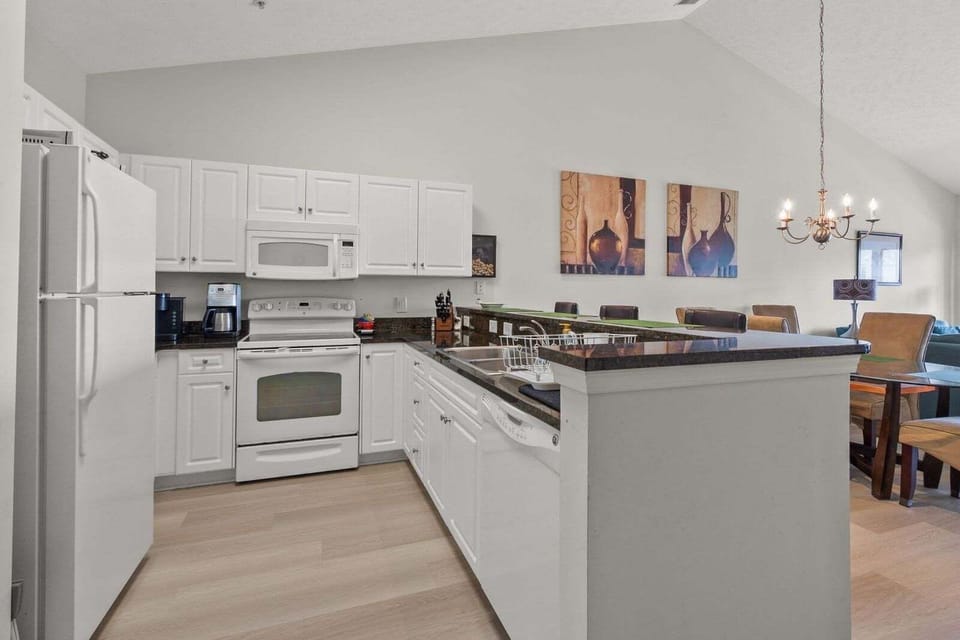 Condo, 3 Bedrooms | Private kitchen | Fridge, coffee/tea maker, toaster