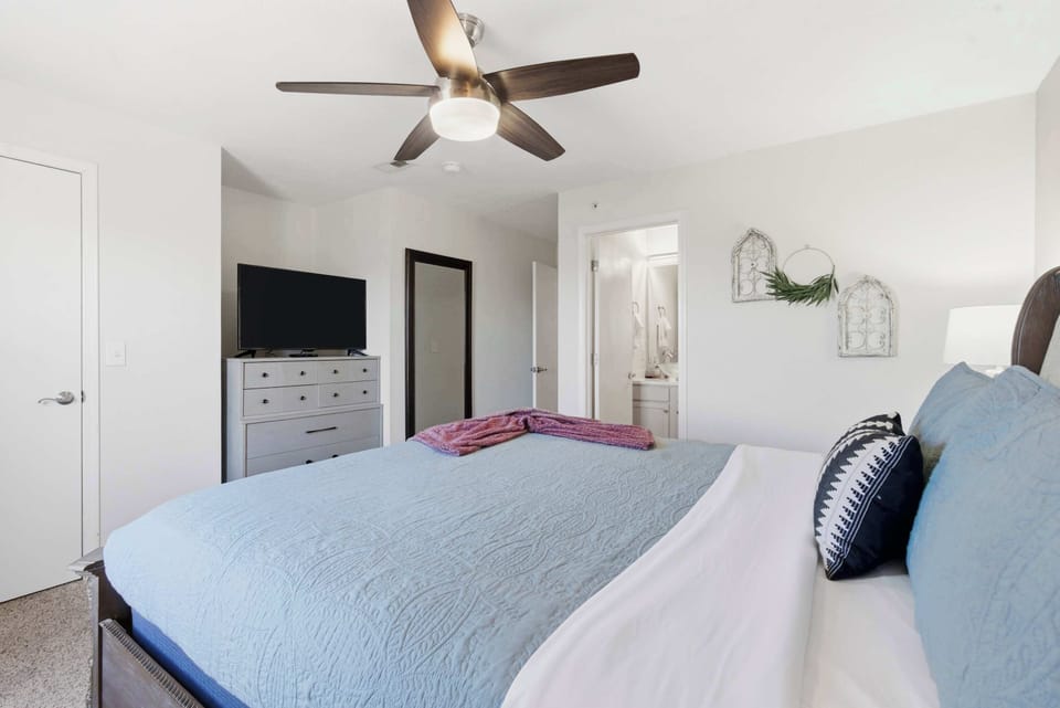 The primary king suite boasts a smart TV & private ensuite​
