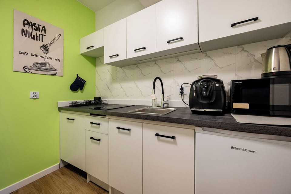 Apartment, Balcony | Private kitchen