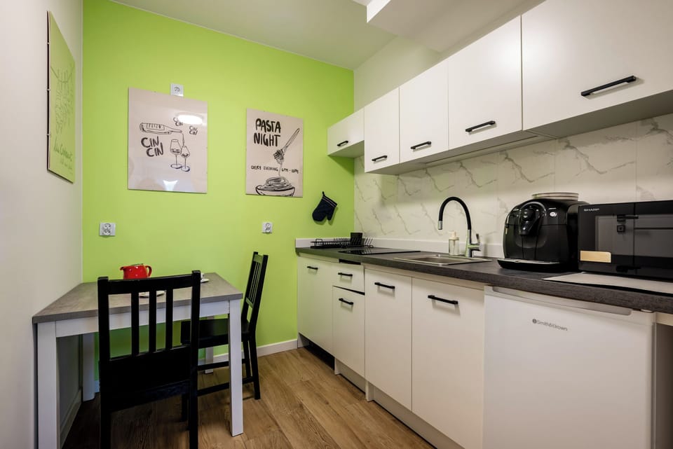 Apartment, Balcony | Private kitchen