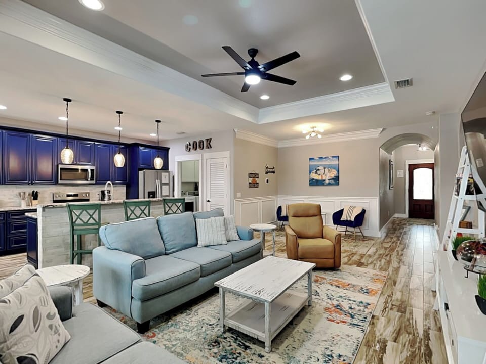 Living Area - Open Floor Plan