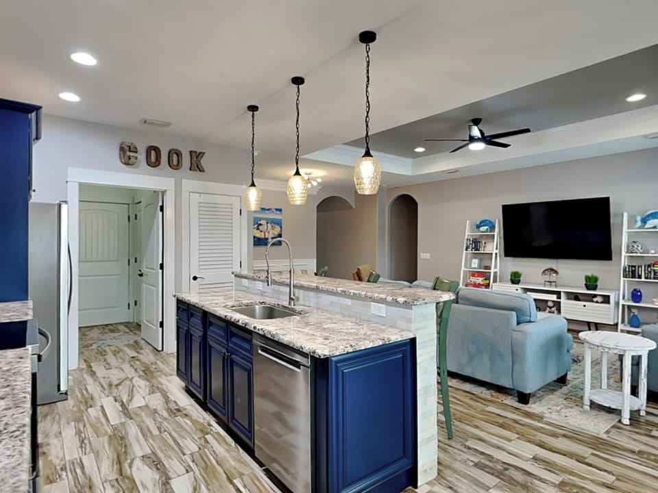 Kitchen - Island with Seating