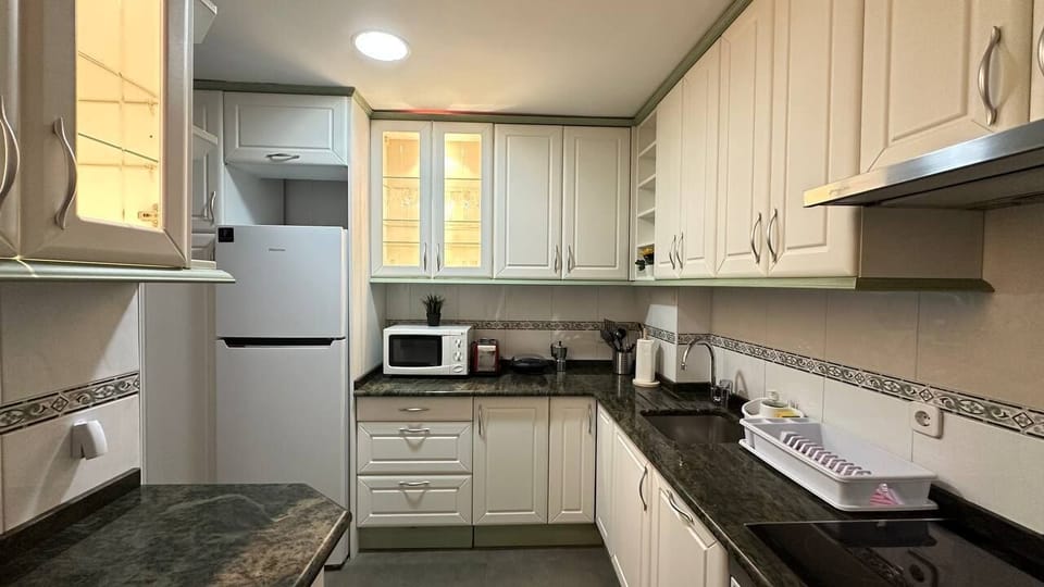 Fridge, microwave, stovetop, toaster