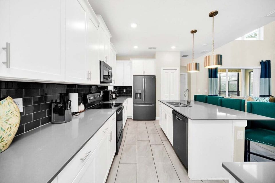 House (5 Bedrooms) | Interior