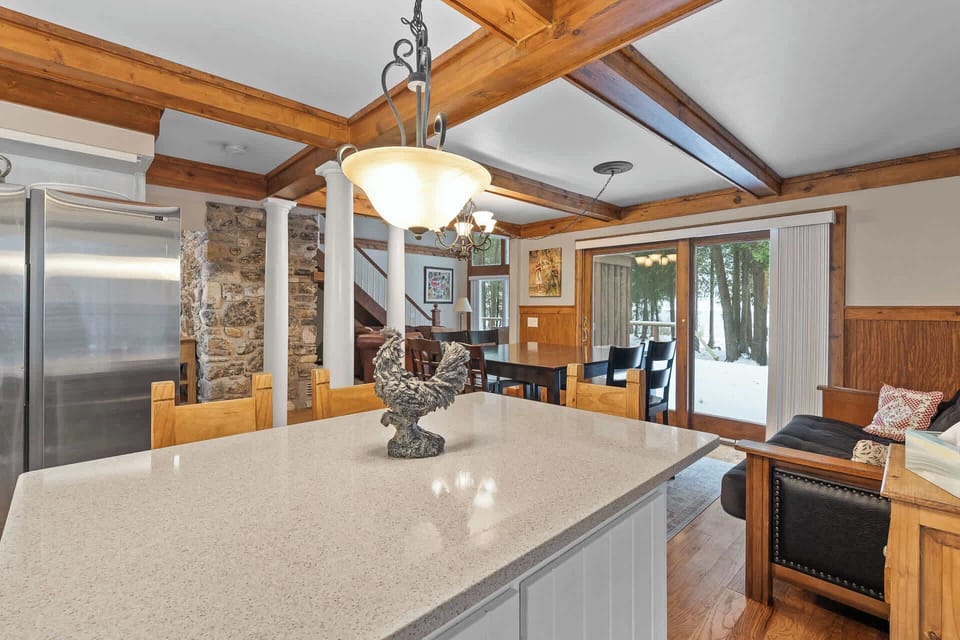 large island for prep space!