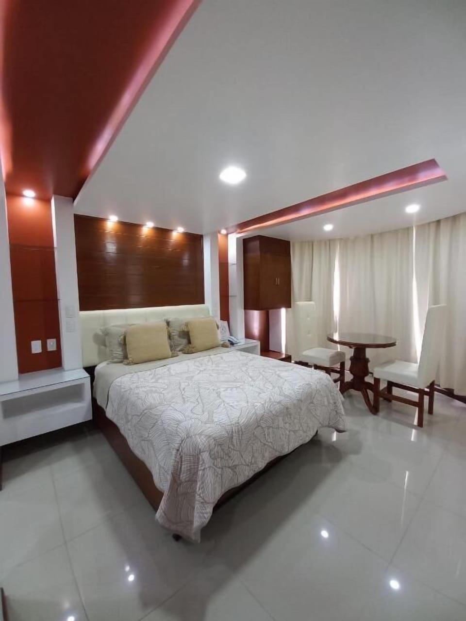 Deluxe Studio, Garden View | Hypo-allergenic bedding available, down comforters, soundproofing