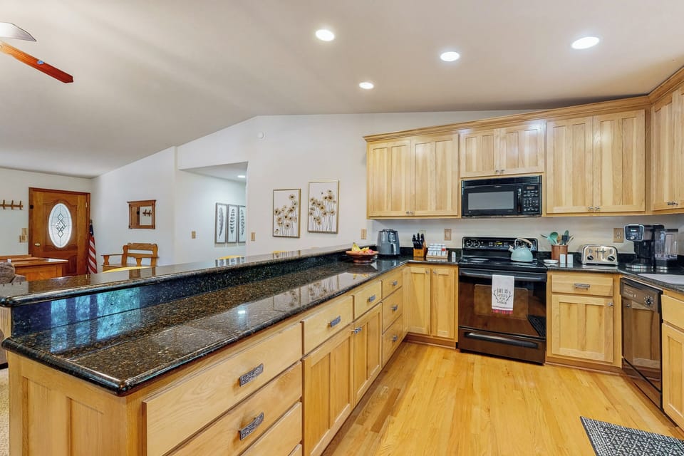 House (4 Bedrooms) | Interior