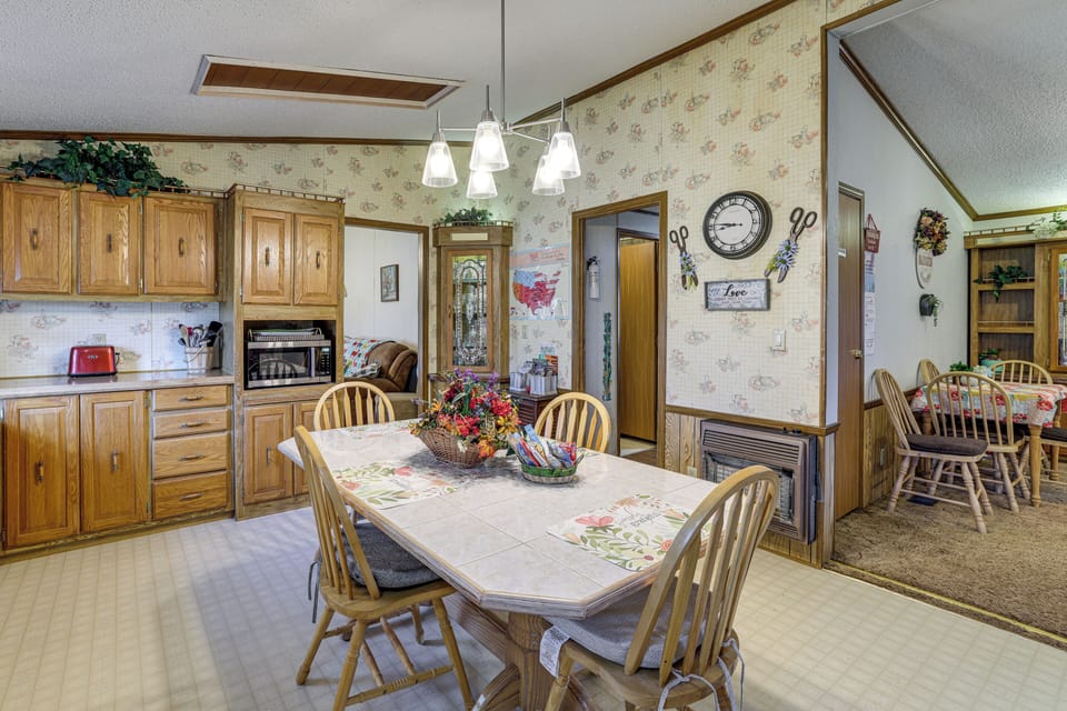 House (4 Bedrooms) | Interior