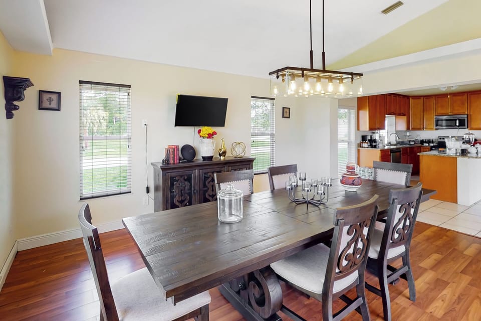 House (3 Bedrooms) | Interior