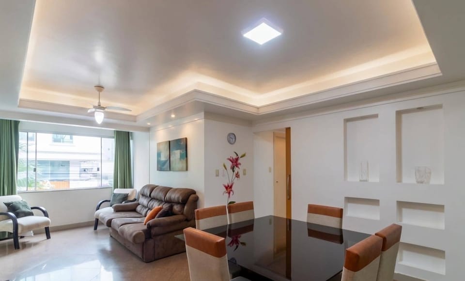 Basic Apartment | Dining