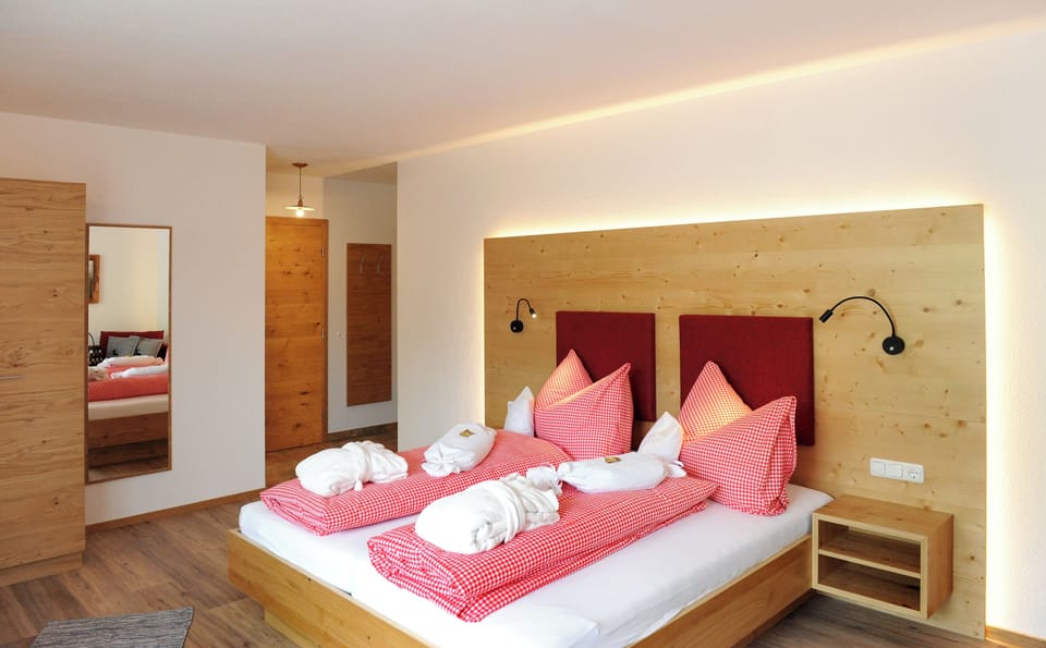 In-room safe, free WiFi, bed sheets