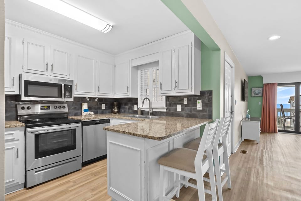 Fully-equipped kitchen for all your meal making!