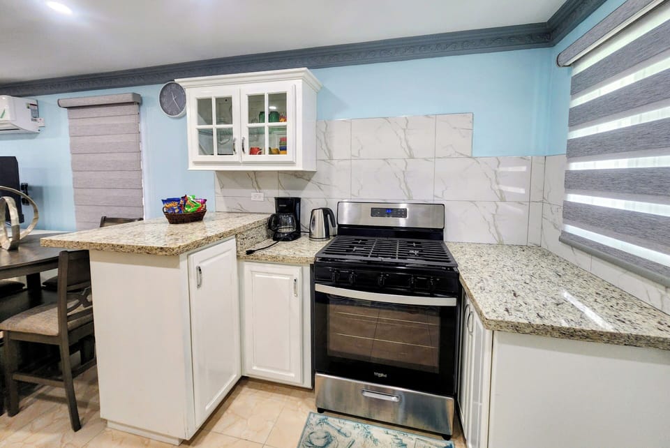 House | Private kitchen | Coffee/tea maker, electric kettle, dining table