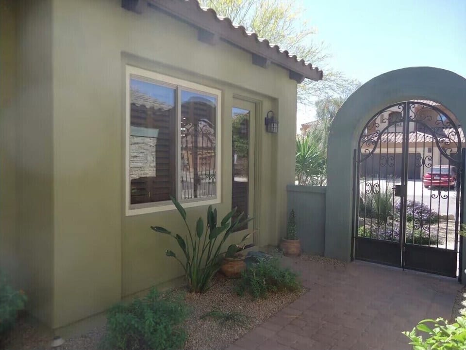 Quiet courtyard outside the casita