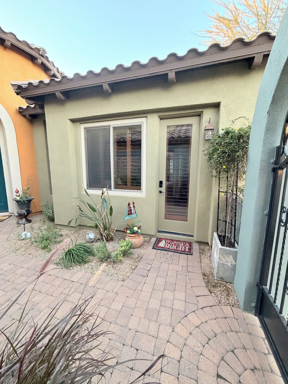 Easy access to the casita from the courtyard.
